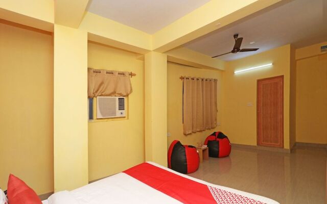 OYO 11930 The Jumbo Stay