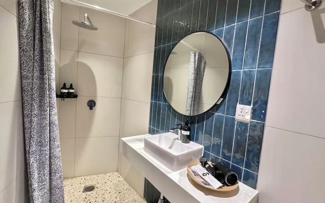 Ukiyo Hotel by manatidur