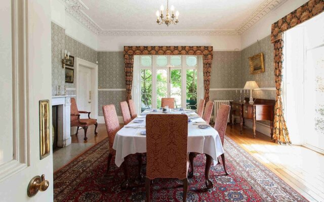 Hollybank House