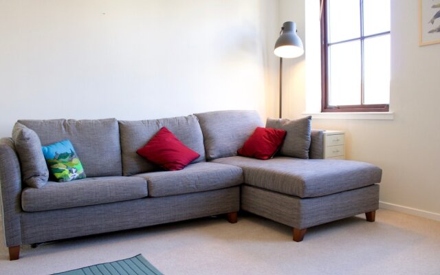 Spacious 2 Bedroom Flat