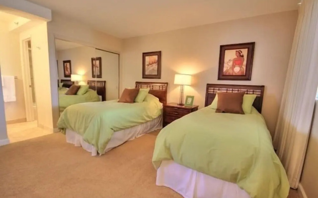 Royal Kahana #911 2 Bedroom Condo by RedAwning