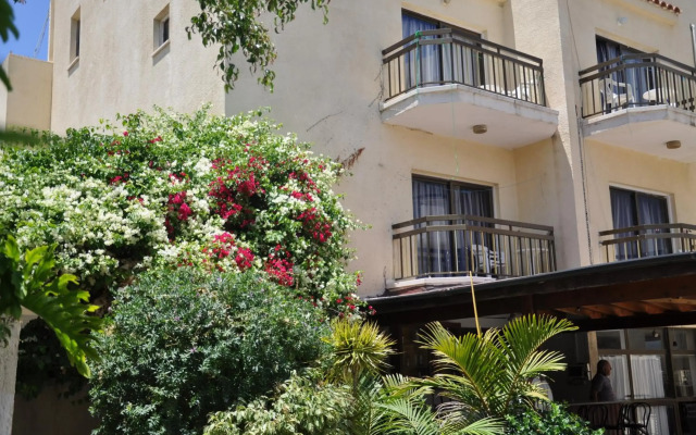 Mariela Hotel Apartments