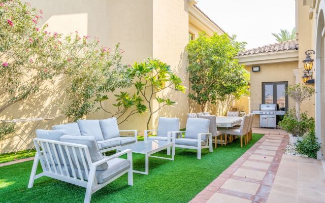 5BR Beach & pool villa in Palm