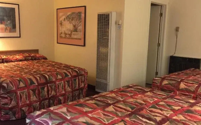 Kiva Motel