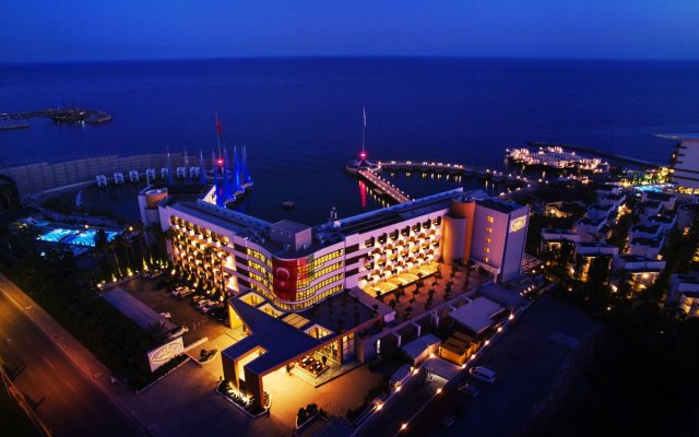 Adin Beach Hotel