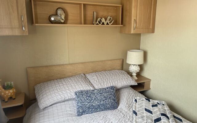 Charming 3-bed Static Caravan in Porthcawl