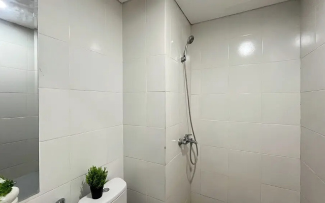 Restful 2Br At Vittoria Residence Apartment