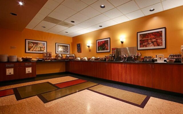Executive Inn by the Space Needle