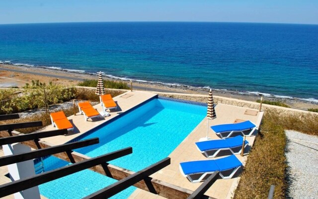 Villa Blue Horizon by Amy Villas