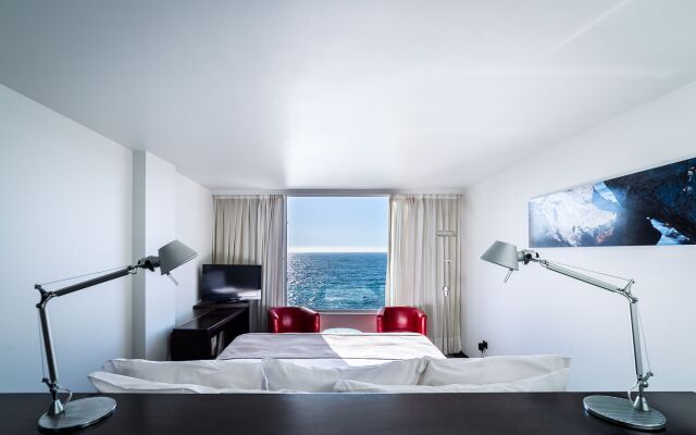 Radisson Blu Acqua Hotel & Spa Concon