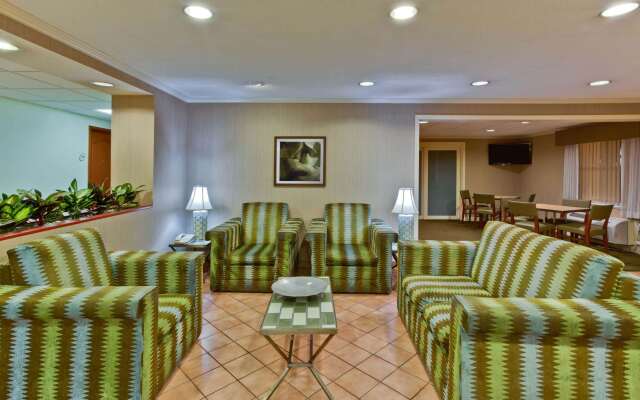 La Quinta Inn & Suites by Wyndham Lakeland East