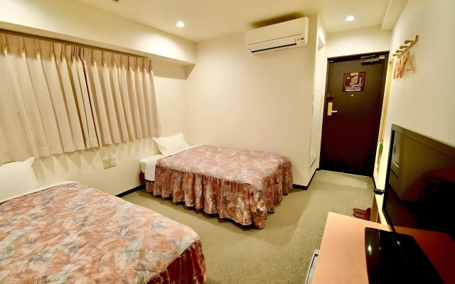 Kyoto Universal Hotel Karasuma