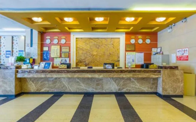 Oriental Pearl Hotel (Guilin Railway Station Store)