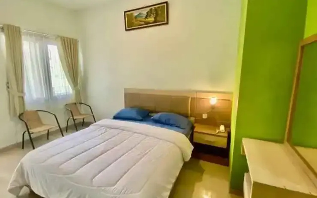 Mawar Indah Hotel near Stasiun Balapan Solo RedPartner