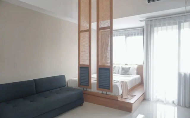 Comfortable Studio Room at LRT City Jatibening
