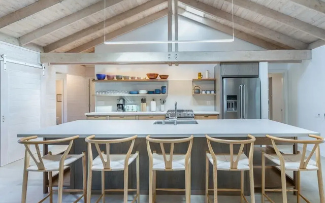 Haena Place 3 Bedroom Home by RedAwning
