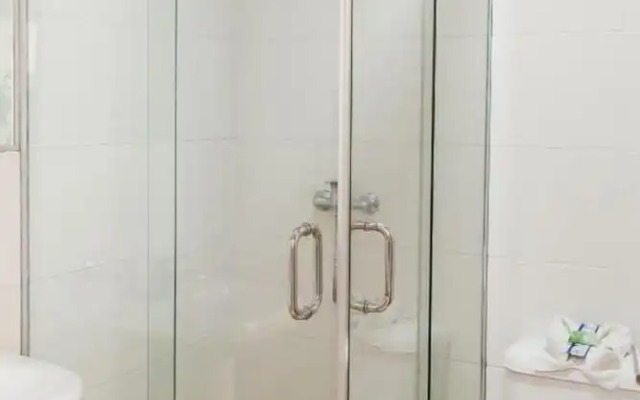 Hotel Luxstone Executive Suites