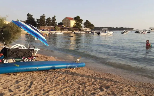Nada- sea View - A1 - Ljubičasti
