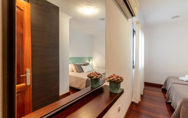 Flatguest Albareda + Penthouse + 2 Bdr + A/C