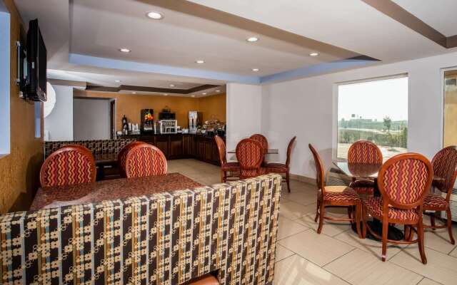 Travelodge by Wyndham Fort Wayne North