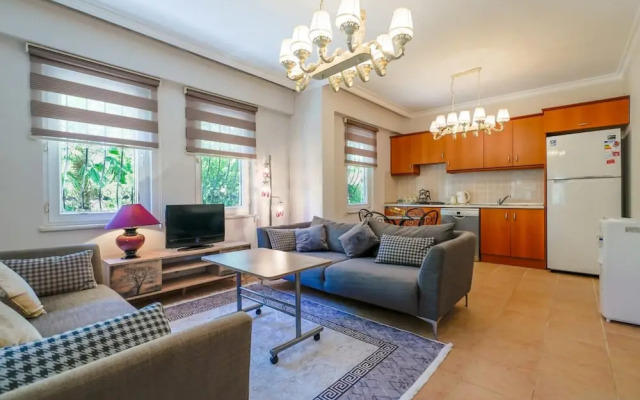 Peaceful Flat with Shared Pool in Camyuva Kemer