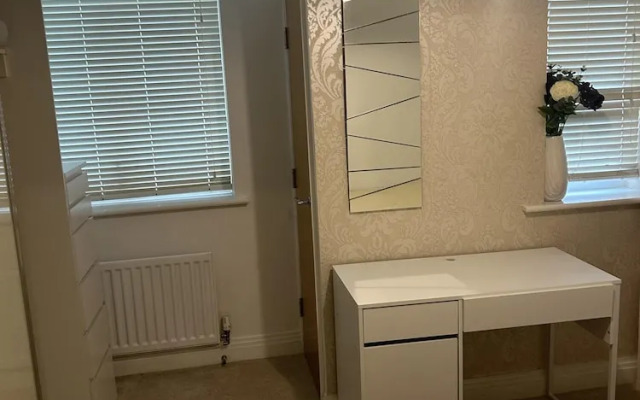Inviting 2-bed Apartment in Bushey