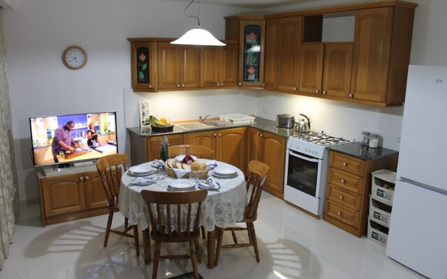 One - Seaview Apartment