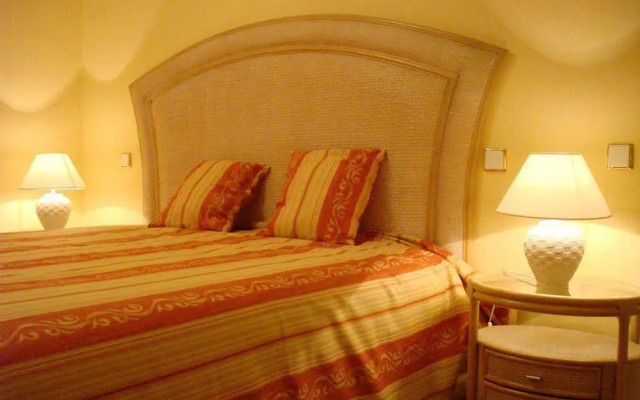 VIP Sun Club Bungalows