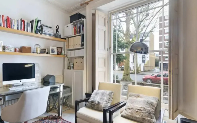 Contemporary 1 Bedroom Apartment in Hammersmith, London