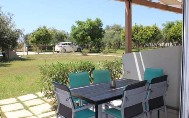 "kalamaki Plaza Apartments \"thalassa\""