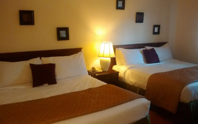 Hyannis Plaza Hotel
