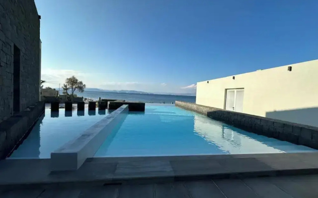 Horizon Luxury Seafront Villa