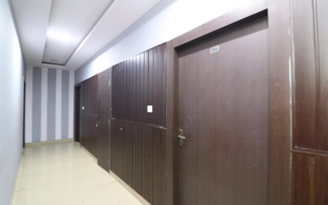 Hotel Crown Tower By OYO