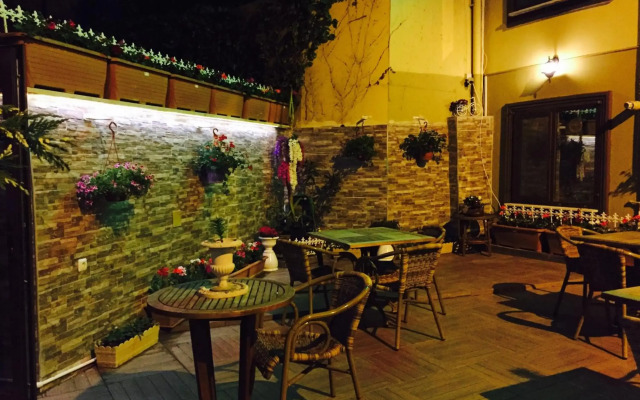 Araz Residence