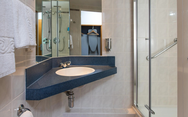 Holiday Inn Express Swindon - West by IHG