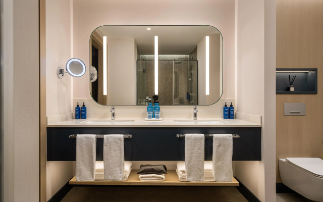 Radisson Blu Leogrand Hotel - Image 6