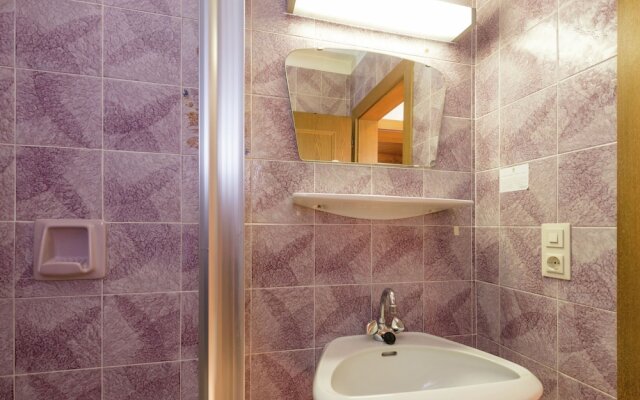 Modern Apartment in Hollersbach im Pinzgau With Balcony