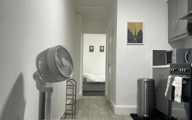 Solihull Cozy Apartment Retreat