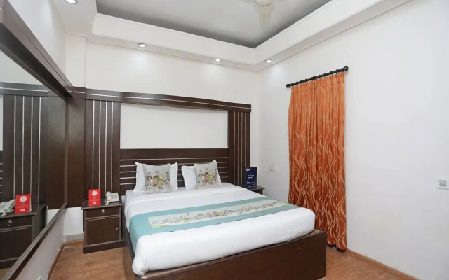 OYO 3072 Royal Villa