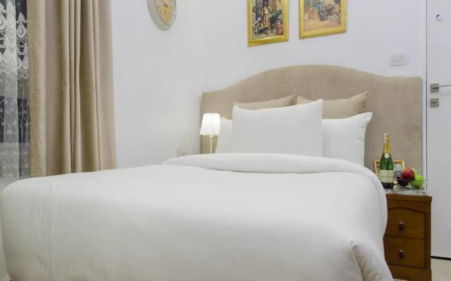 Paris Hotel