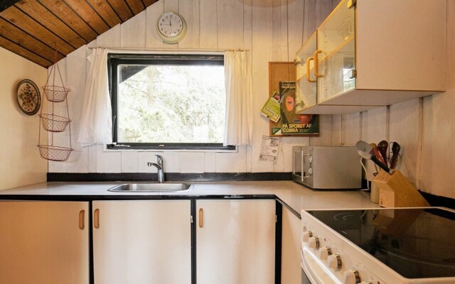 Cozy Holiday Home in Væggerløse Near Sea