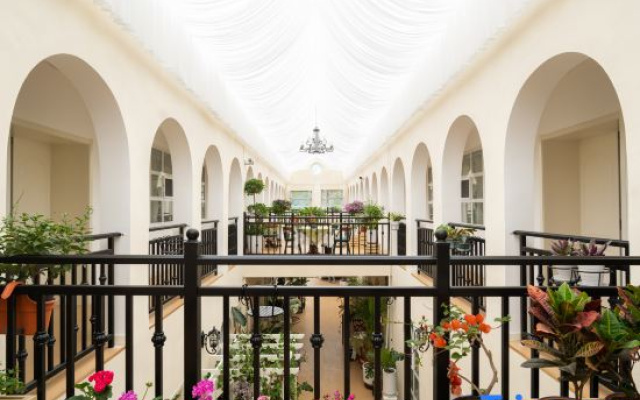 Floral Hotel·Youyue Residence (Yining Airport Branch, Yining Station)