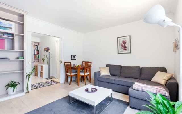 Spacious Apartment in Quartier Latin