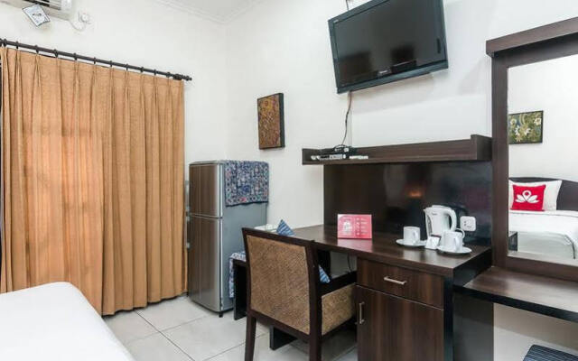 ZenRooms Seminyak Gunung Athena