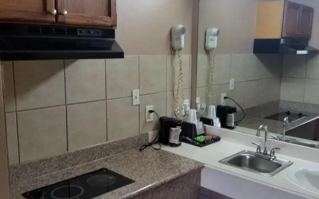 Scottish Inn & Suites