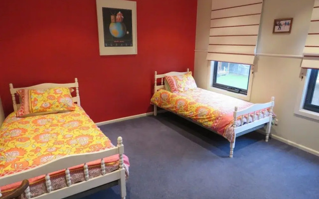 Central Holiday House at 29 Church in Cowes