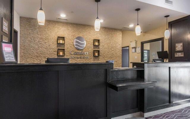Comfort Inn & Suites