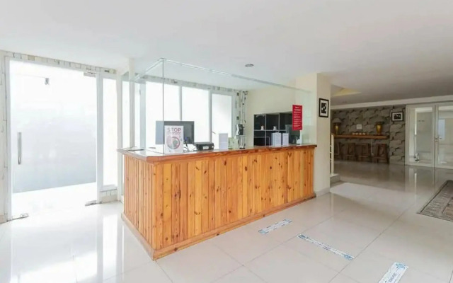 RedDoorz Plus @ Riverside Malang