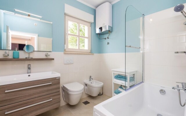 Beautiful Home in Lovran With Sauna, Wifi and 6 Bedrooms