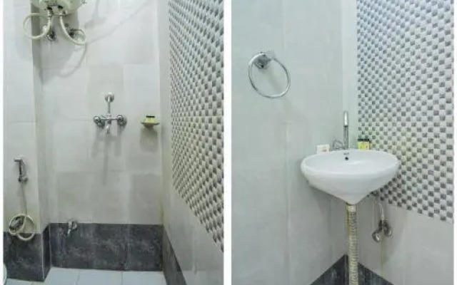 Hotel Sapphire Palace by OYO Rooms
